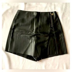 ZARA FAUX LEATHER SKORT